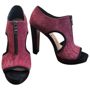 Nanette Lepore Wine Red Cutout Platform Heels Peek A Boo Zip Size 8